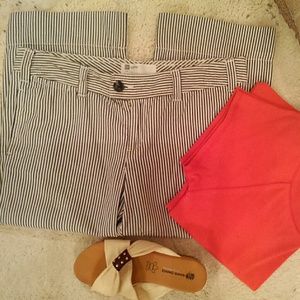 Gap Black and white striped capris